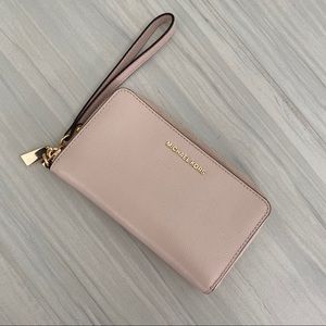Michael Kors Zip Wallet